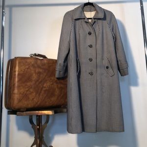 Vintage DelShire Beautiful “Tweed” Overcoat